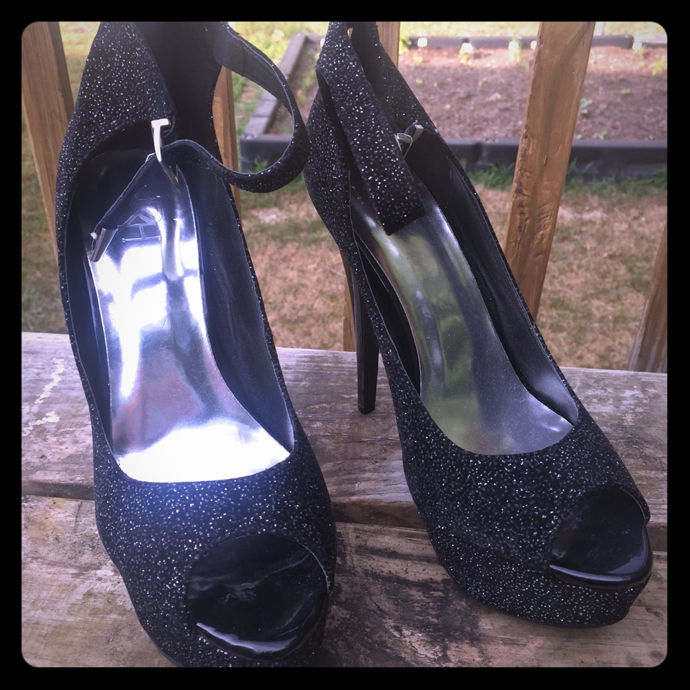 Gorgeous, shimmering heels